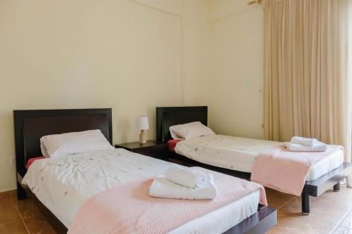 Queens Gardens 2 Bedroom Townhouse in Paphos
