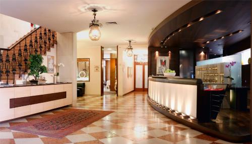 Astoria Hotel Italia - image 8