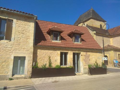 bord vézère gîte à louer Lespinasse