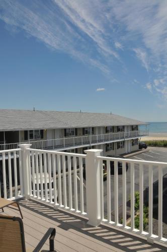 Friendship Oceanfront Suites