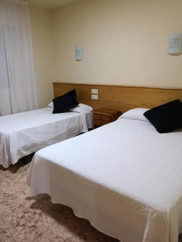 Triple Room with Terrace image 4