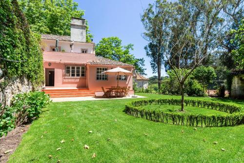 Dreamy 3-bedroom cottage with garden in Sintra, Unterkunft in Lissabon