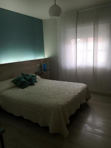 Standard Double or Twin Room image 5
