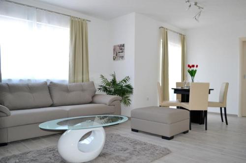 Apartments with a parking space Duce Omis - 4799