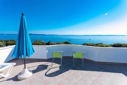  Apartments by the sea Petrcane, Zadar - 3272, Pension in Petrčane