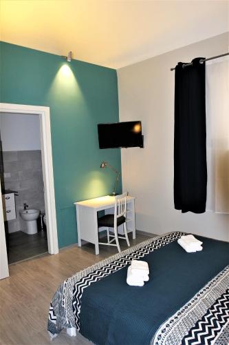 Double Room image 2