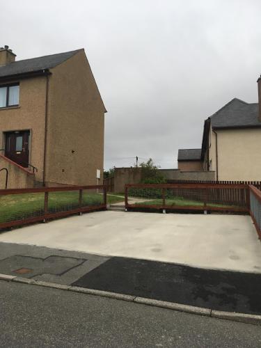 Kennedy Terrace; Modern 2 bedroom house, central