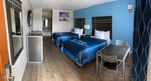 Days Inn by Wyndham Orange - image 11