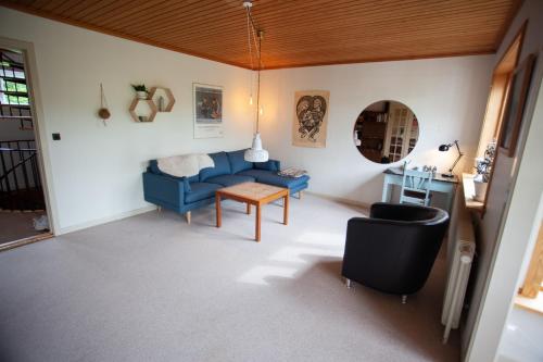 3 storey, 5 bedroom, 3 bathroom house in the center of Tórshavn, Tórshavn (foto 9)