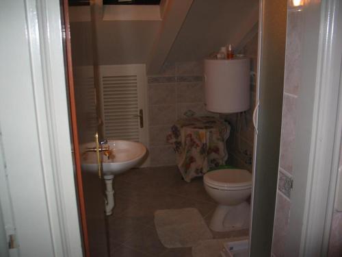Two-Bedroom Apartment with Terrace and Sea View image 2