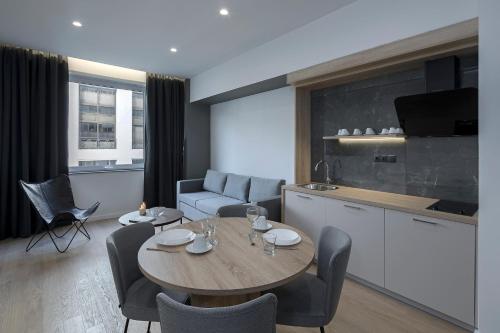 Philosofia Athens Suites - image 8