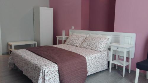 1 king bed, 1 twin bed