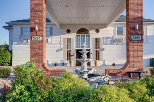 ทัศนียภาพภายนอกโรงแรม, Howard Johnson by Wyndham Branson Theatre District in แบรนสัน (MO)