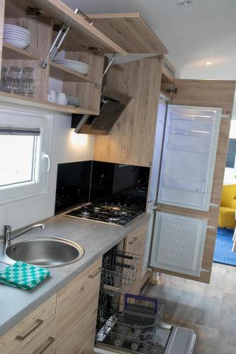 virtuve, Zuiderzee-chalet 22 in Molkwerum