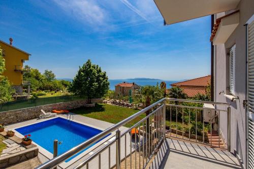 Apartment with Terrace and Sea View room in Family-friendly apartments with swimming pool Rijeka - 14294
