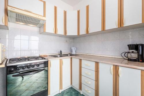 Two-Bedroom Apartment with Balcony and Sea View image 1