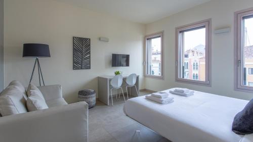Erïk Langer Pedrocchi Suites Room Type - Deluxe Studio with View 
