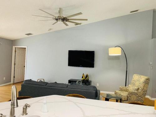 PARADISE HOME NEAR IMG ACADEMY & SIESTA KEY BEACH in Bradenton, USA