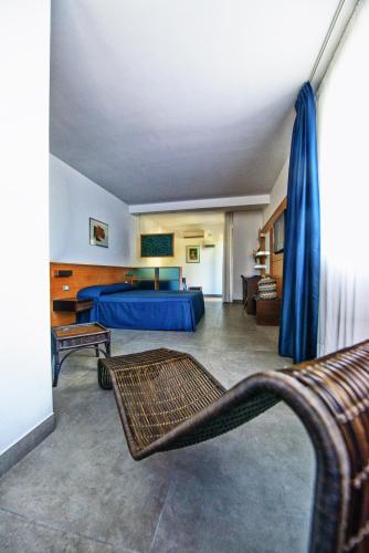 Junior Suite with Balcony (3 Adults) image 3