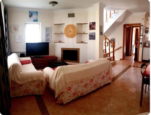  Villa with terrace & barbecue Ericeira, Ferienwohnung in Ericeira