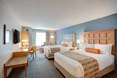 2 queen beds