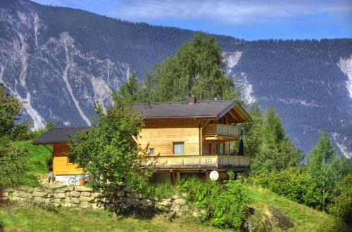 Ferienhaus Oetztal - Hotel - Sautens