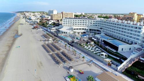 On Hotels Oceanfront - image 10