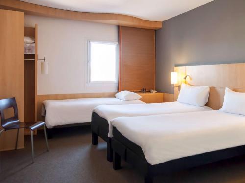 Ibis Praha Old Town - image 5