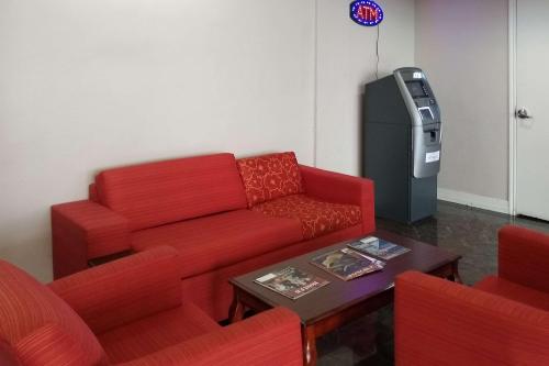 Econo Lodge Inn & Suites West - Energy Corridor in Houston, USA
