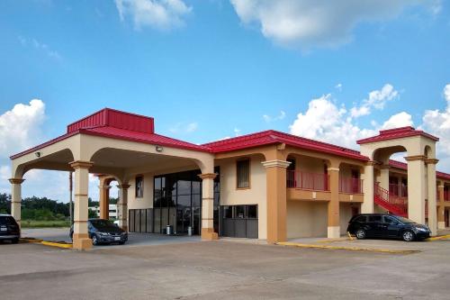 Econo Lodge Inn & Suites West – Energy Corridor