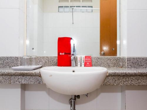 RedDoorz near Simpang Dago 2 Room Type - Suite