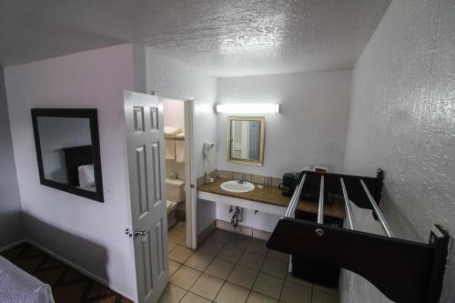 Stage Stop Inn Williams - image 5