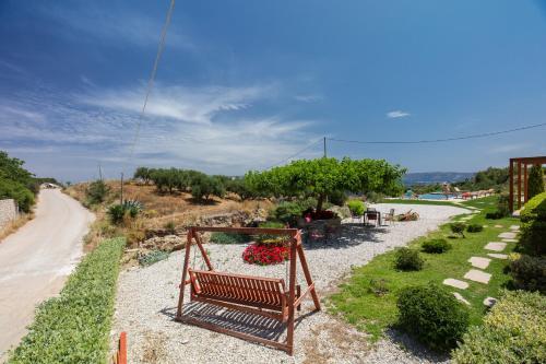 Agarathos Traditional Rooms with Pool Agarathos Traditional Rooms with Pool