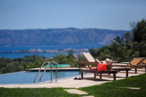 Agarathos Traditional Rooms with Pool Agarathos Traditional Rooms with Pool