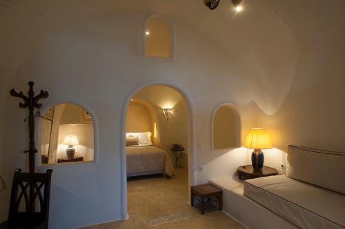 Heliophos Boutique Caves - image 10