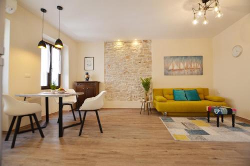 Bruno Apartment 4