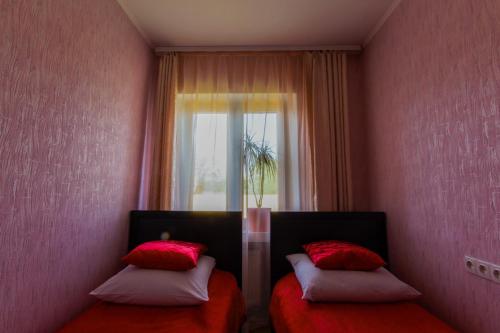 Rooms with Fortetsya View - image 8