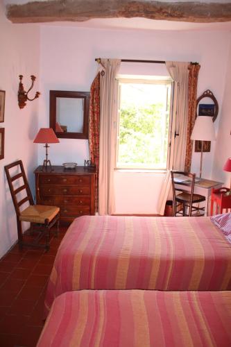 2 twin beds