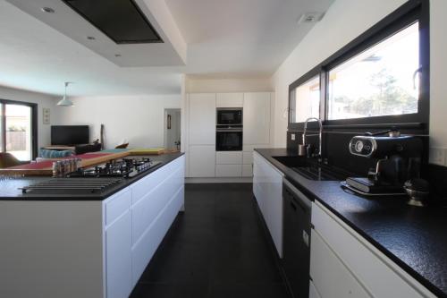 Belle villa 5 chambres avec piscine gîte à louer Bois de la Montagne d'Arès