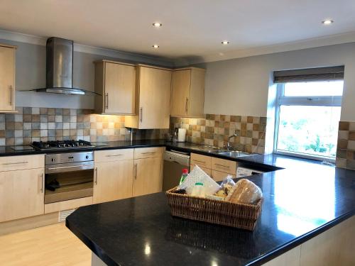 AB - Top floor 2 bed modern town centre apartment with parking for one vehicle, Stratford-upon-Avon (zdjęcie 7)