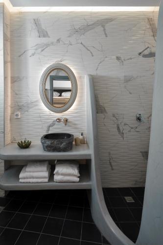Amara Suites Santorini - image 7