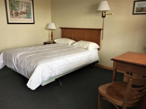 1 queen bed