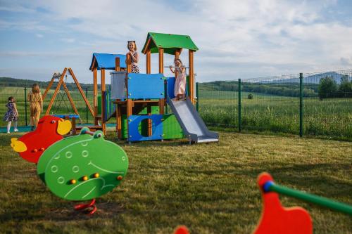 aire de jeux pour enfants, Biala Akacja Resort & Business in Prudnik