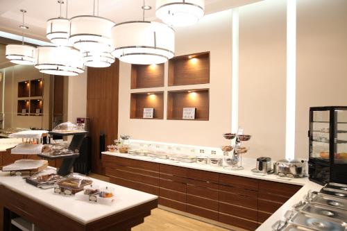 Toit ja joogid, Chris & Eve Mansion in Komotini