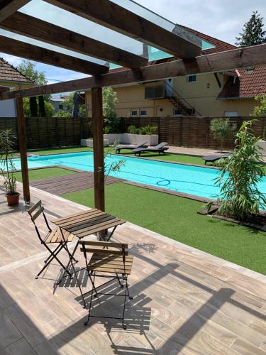 Silver Garden Silver Garden