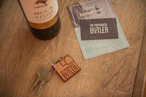 Saldanha Executive Apartment by The Portuguese Butler - image 13