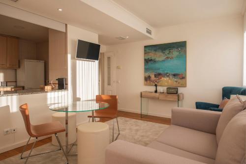 Saldanha Executive Apartment by The Portuguese Butler - image 3