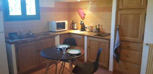 Konyha, Grand studio in La Roquette-sur-Siagne