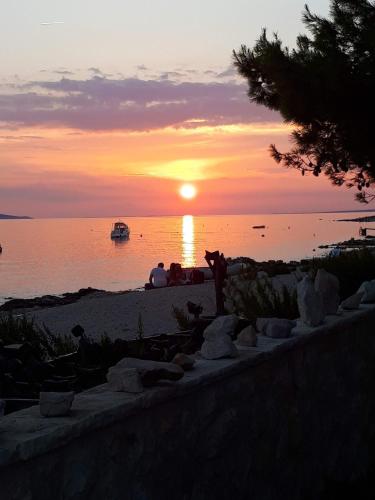  Apartments Marija, Ferienwohnung in Vir