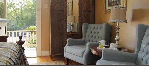 Queen Room with Garden View